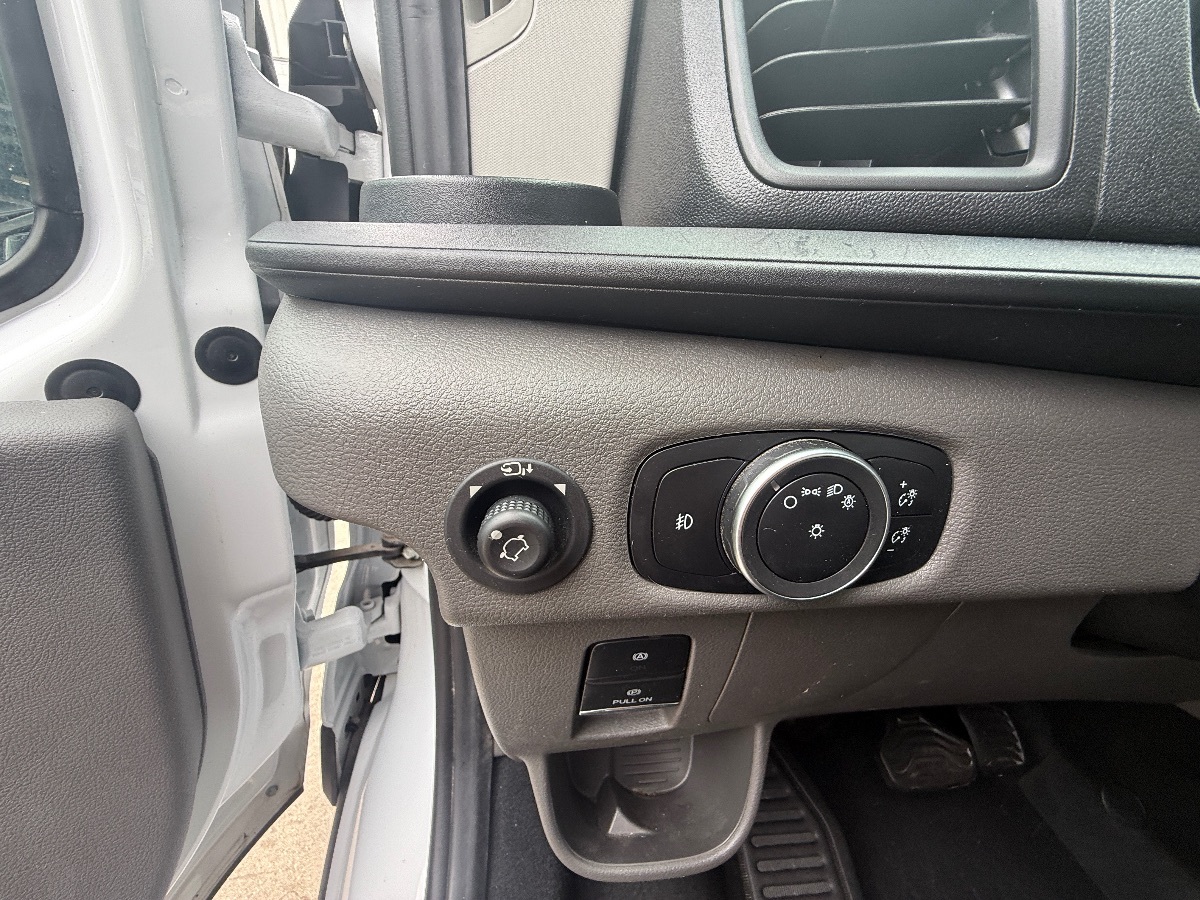 2023 Ford Transit XLT photo 16