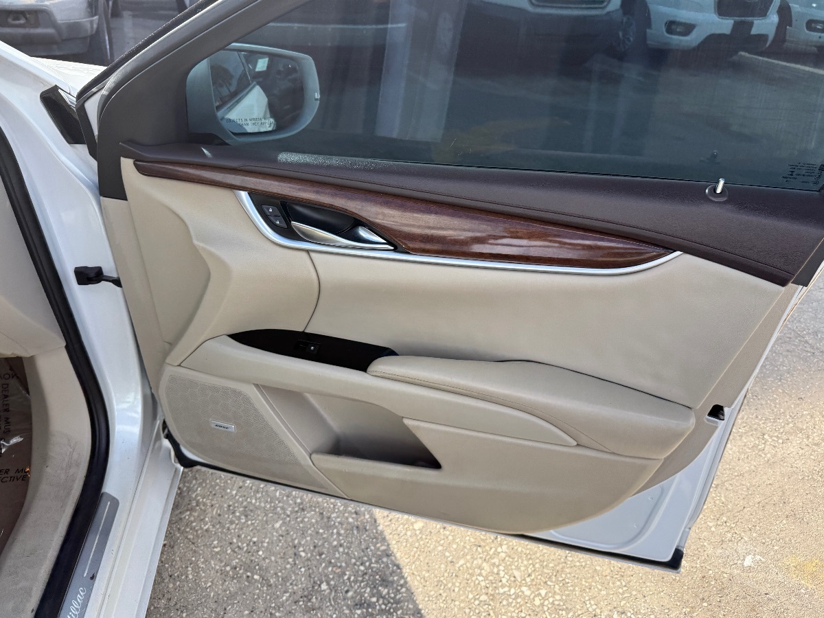 2017 Cadillac XTS Luxury photo 11