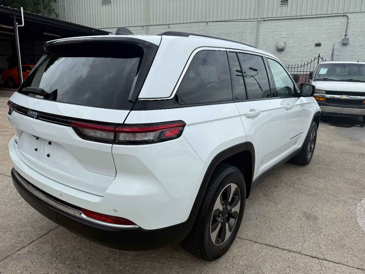 2023 Jeep Grand Cherokee 4xe photo 5