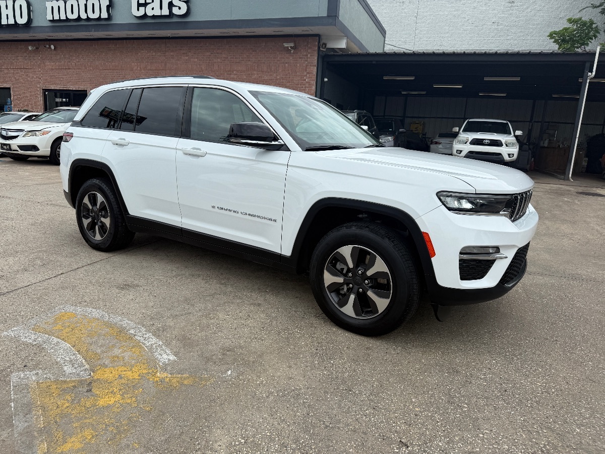 2023 Jeep Grand Cherokee 4xe photo 4