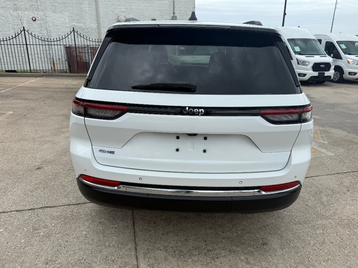 2023 Jeep Grand Cherokee 4xe photo 6