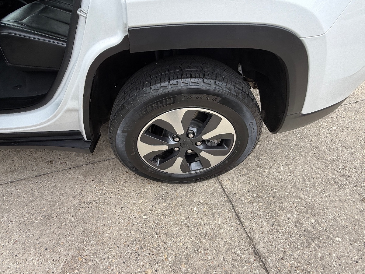 2023 Jeep Grand Cherokee 4xe photo 11