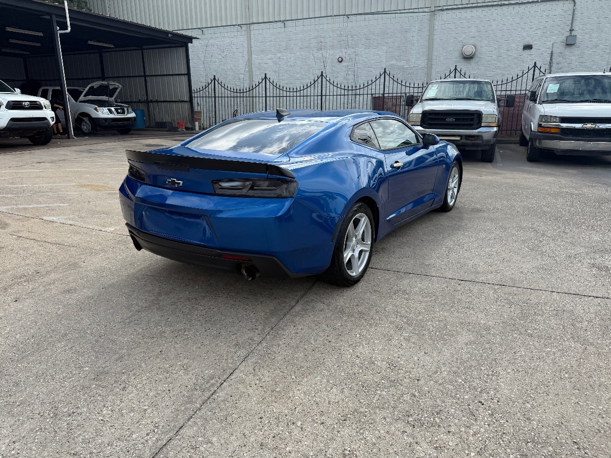 2018 Chevrolet Camaro 1LT photo 4
