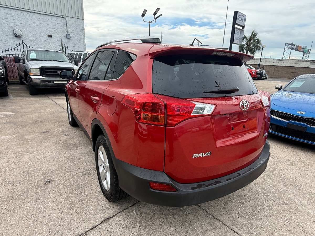 2013 Toyota RAV4 XLE photo 3
