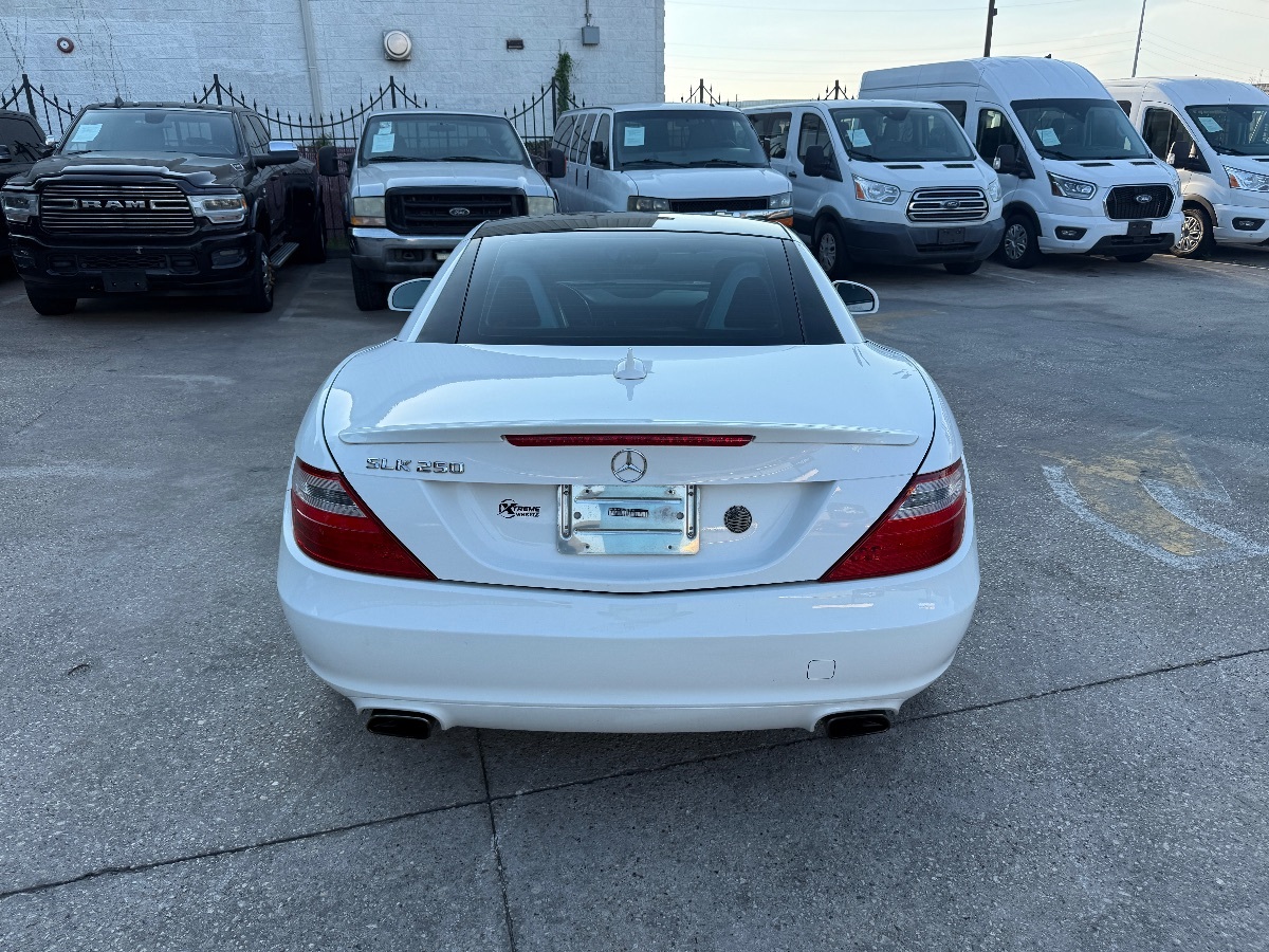 2015 Mercedes Benz SLK 250 photo 3