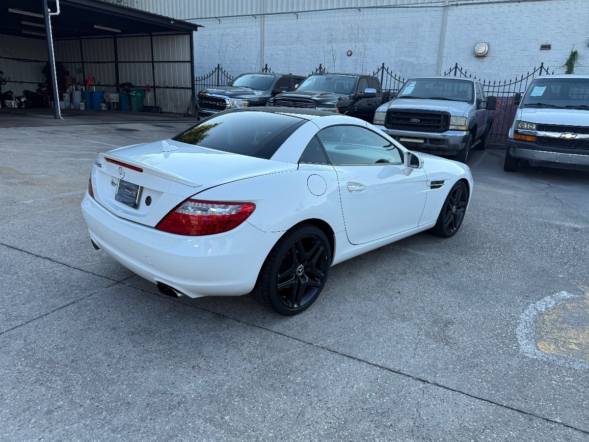 2015 Mercedes Benz SLK 250 photo 2