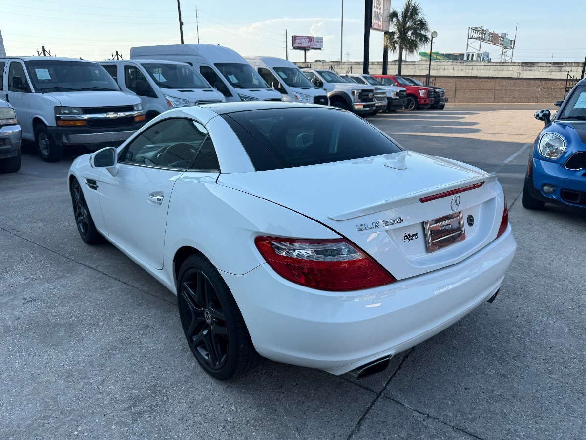 2015 Mercedes Benz SLK 250 photo 4