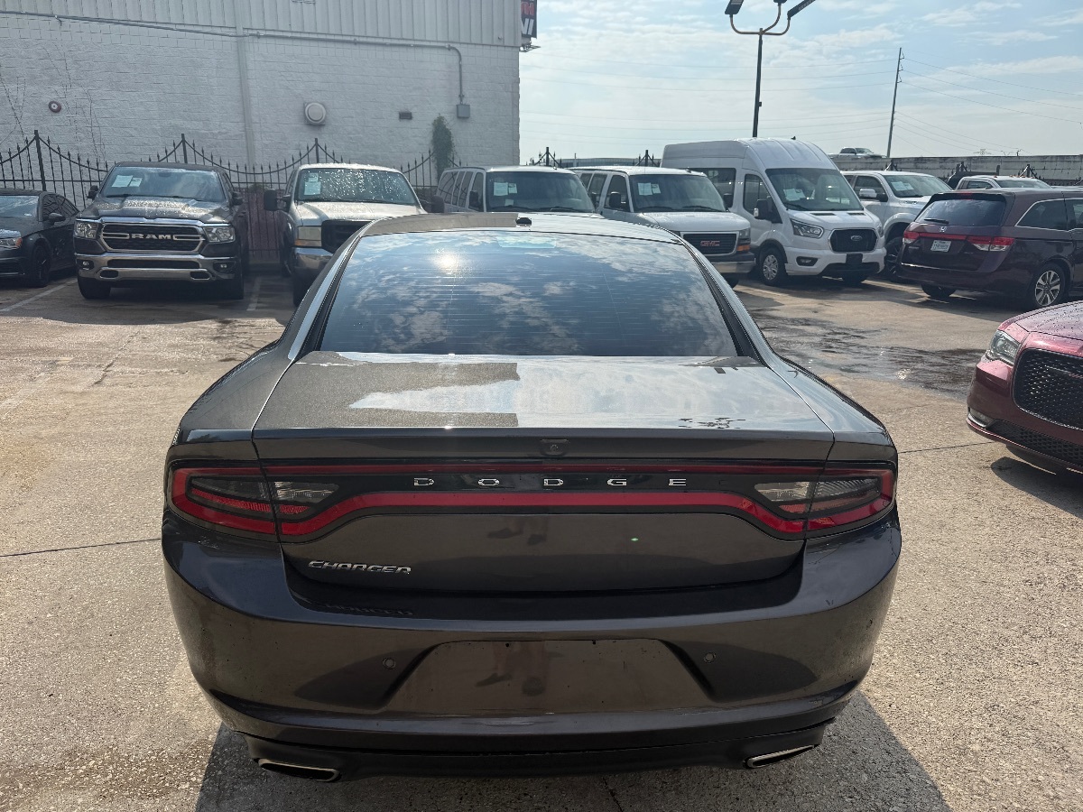 2020 Dodge Charger SXT photo 2