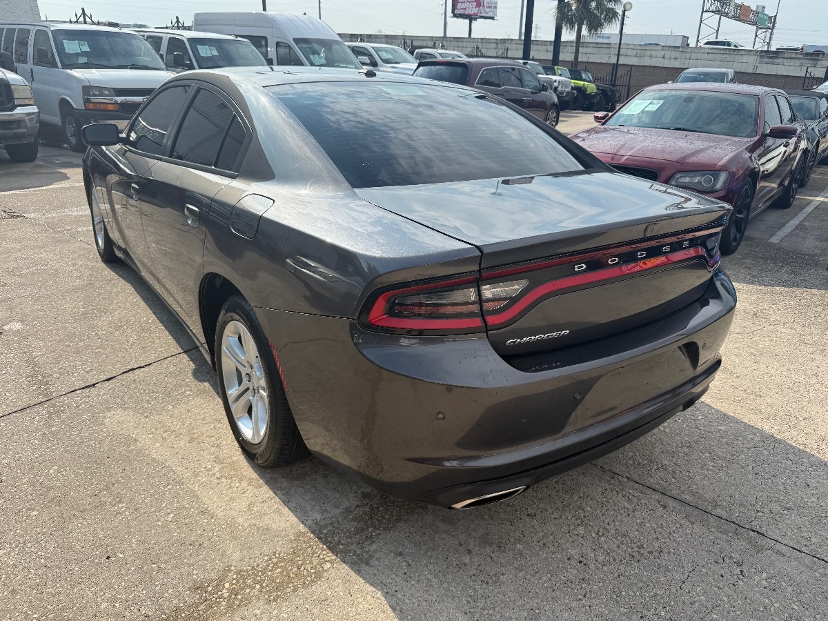 2020 Dodge Charger SXT photo 3