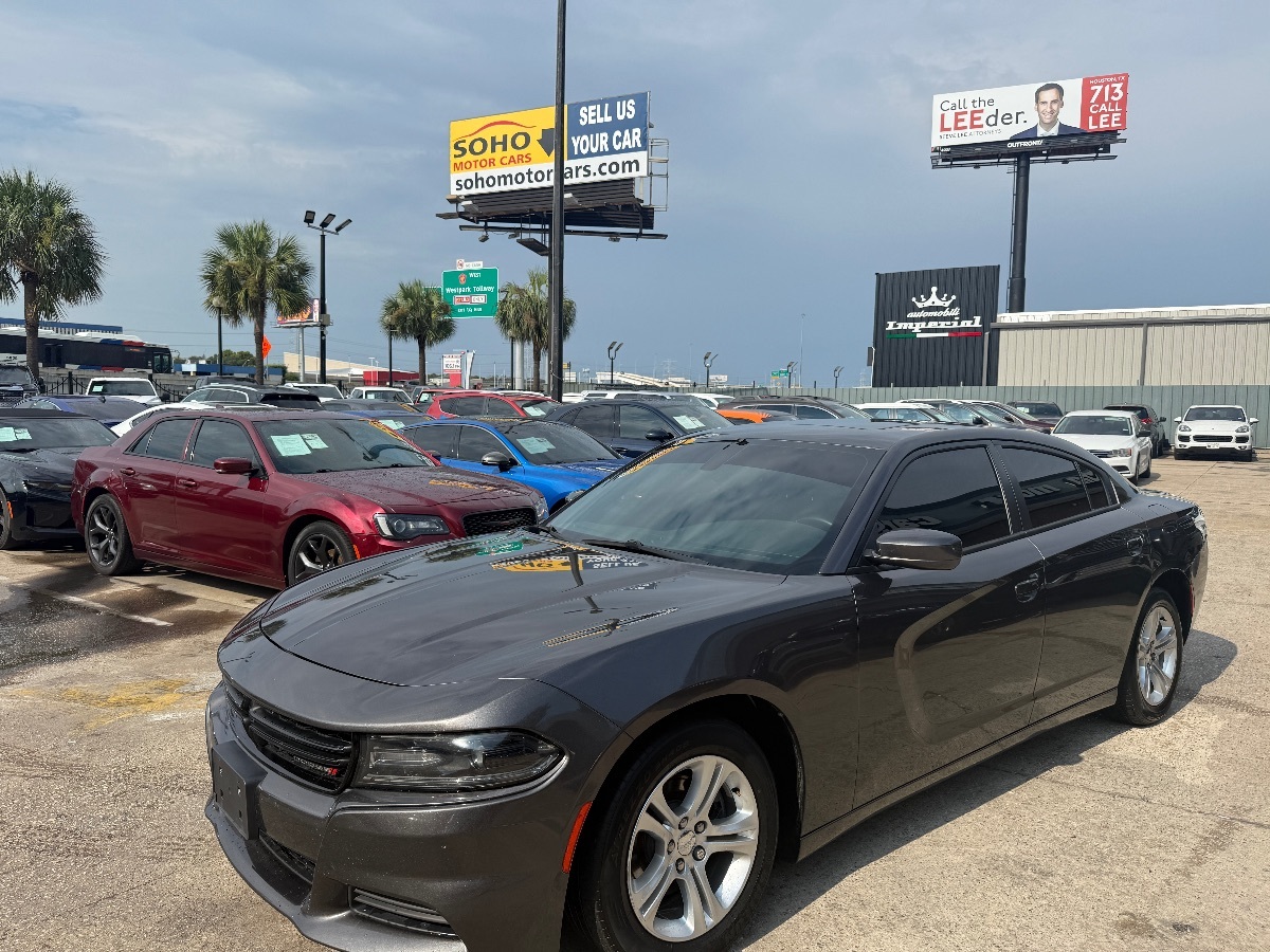 2020 Dodge Charger SXT photo 4