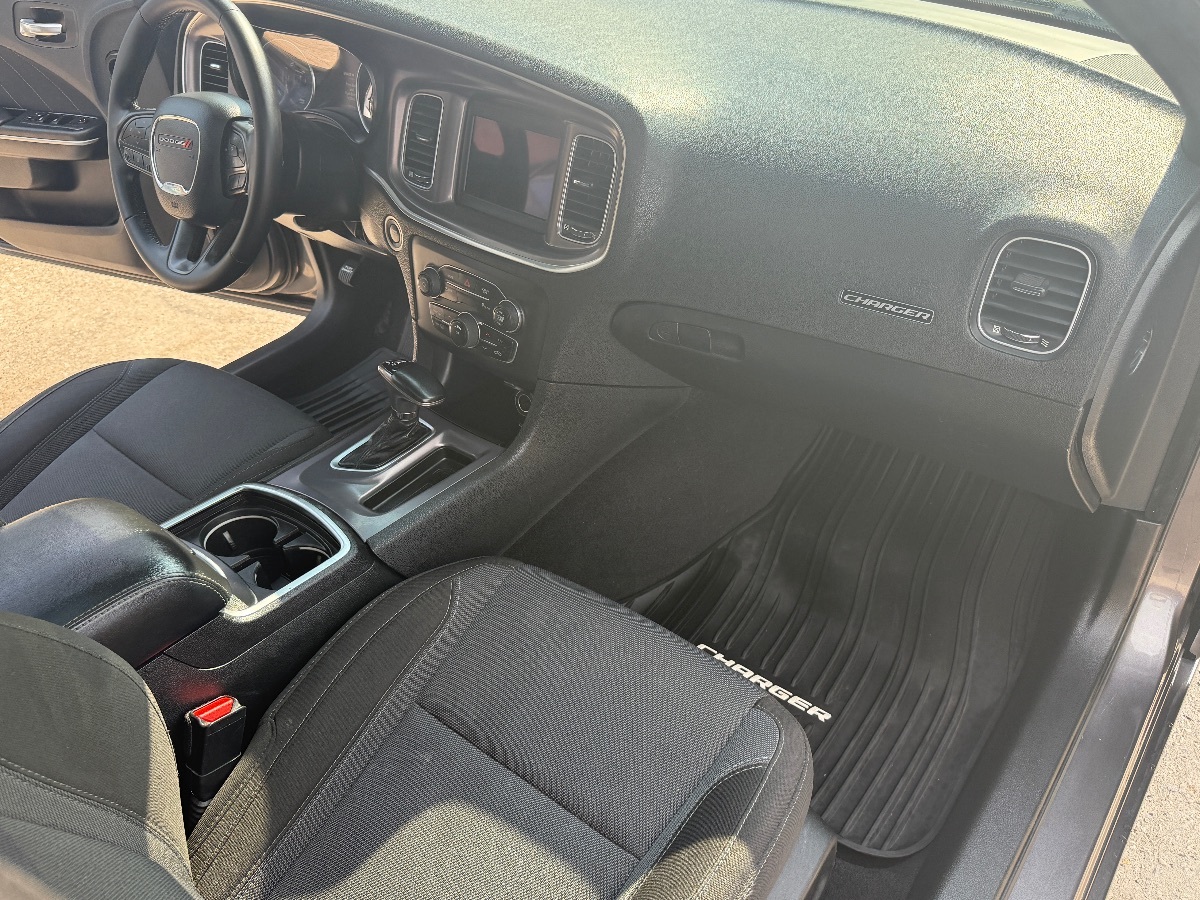 2020 Dodge Charger SXT photo 12