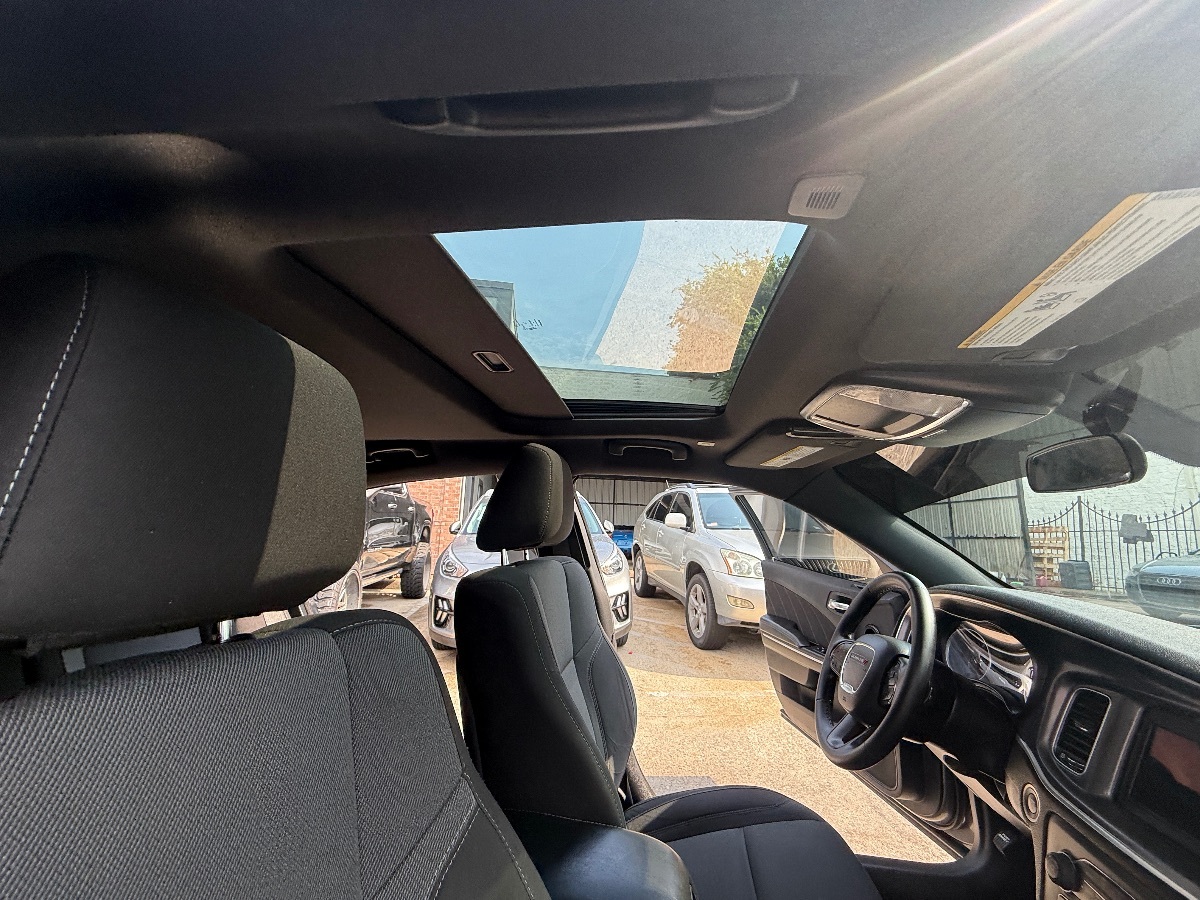 2020 Dodge Charger SXT photo 13