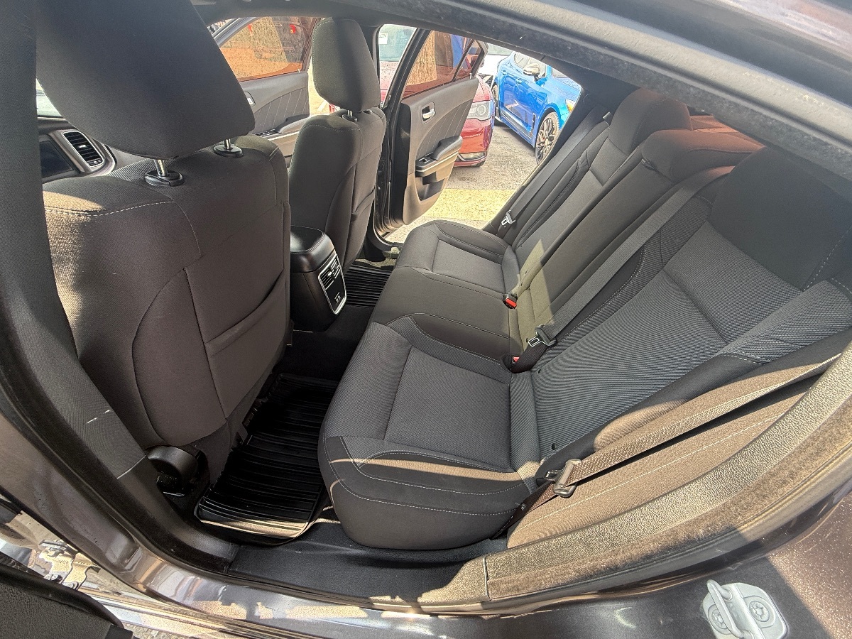 2020 Dodge Charger SXT photo 15