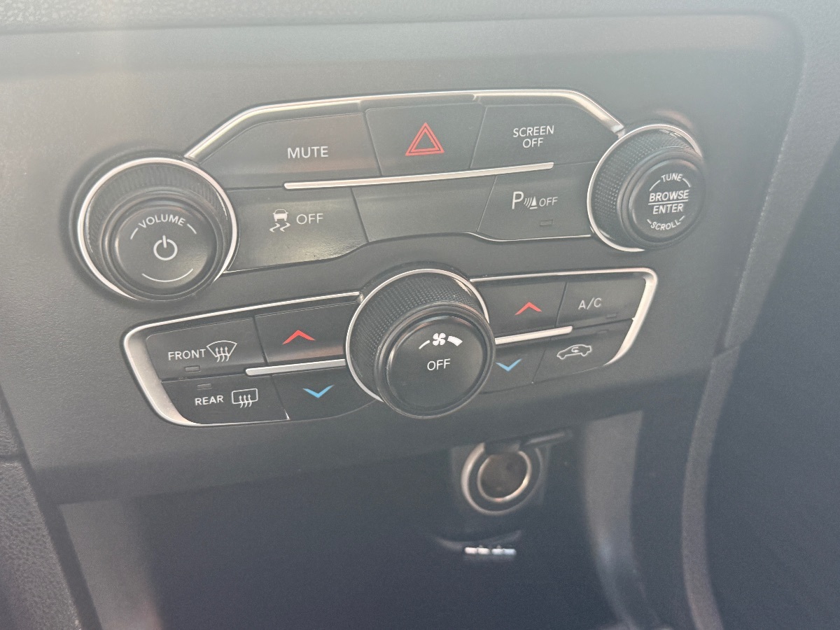 2020 Dodge Charger SXT photo 24