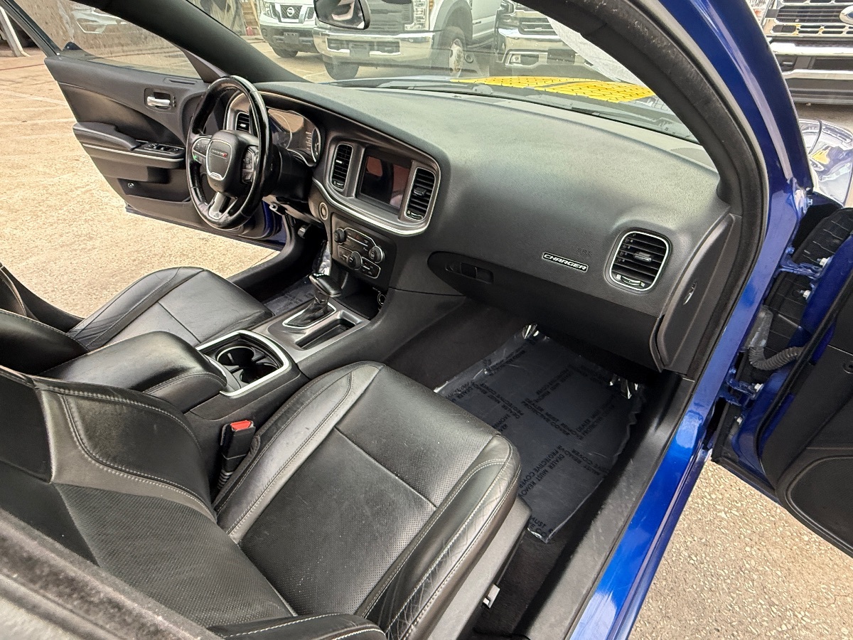 2019 Dodge Charger SXT photo 13