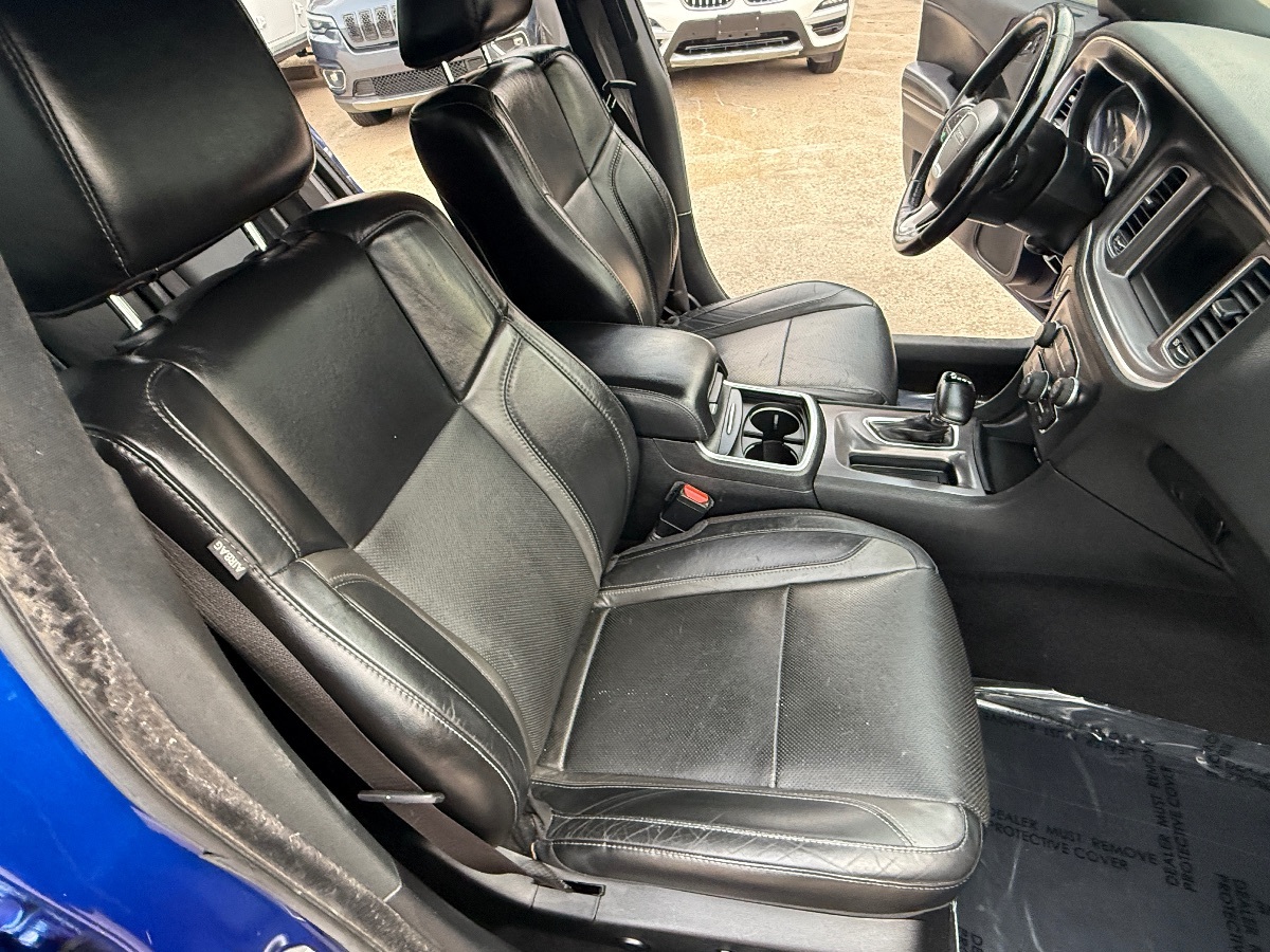 2019 Dodge Charger SXT photo 14