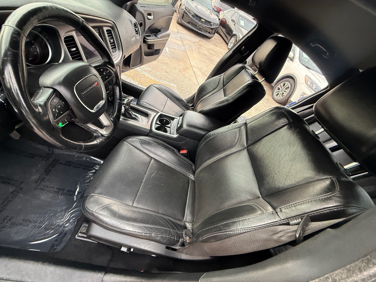 2019 Dodge Charger SXT photo 19