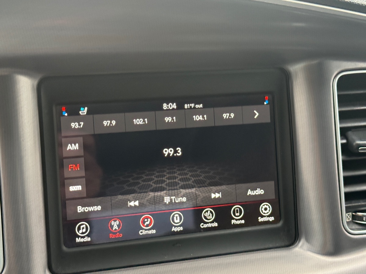 2019 Dodge Charger SXT photo 23
