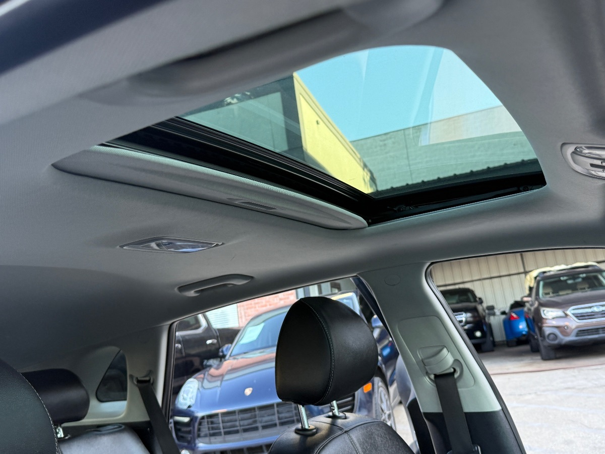 2022 Kia Niro Plug-In Hybrid EX Premium photo 13