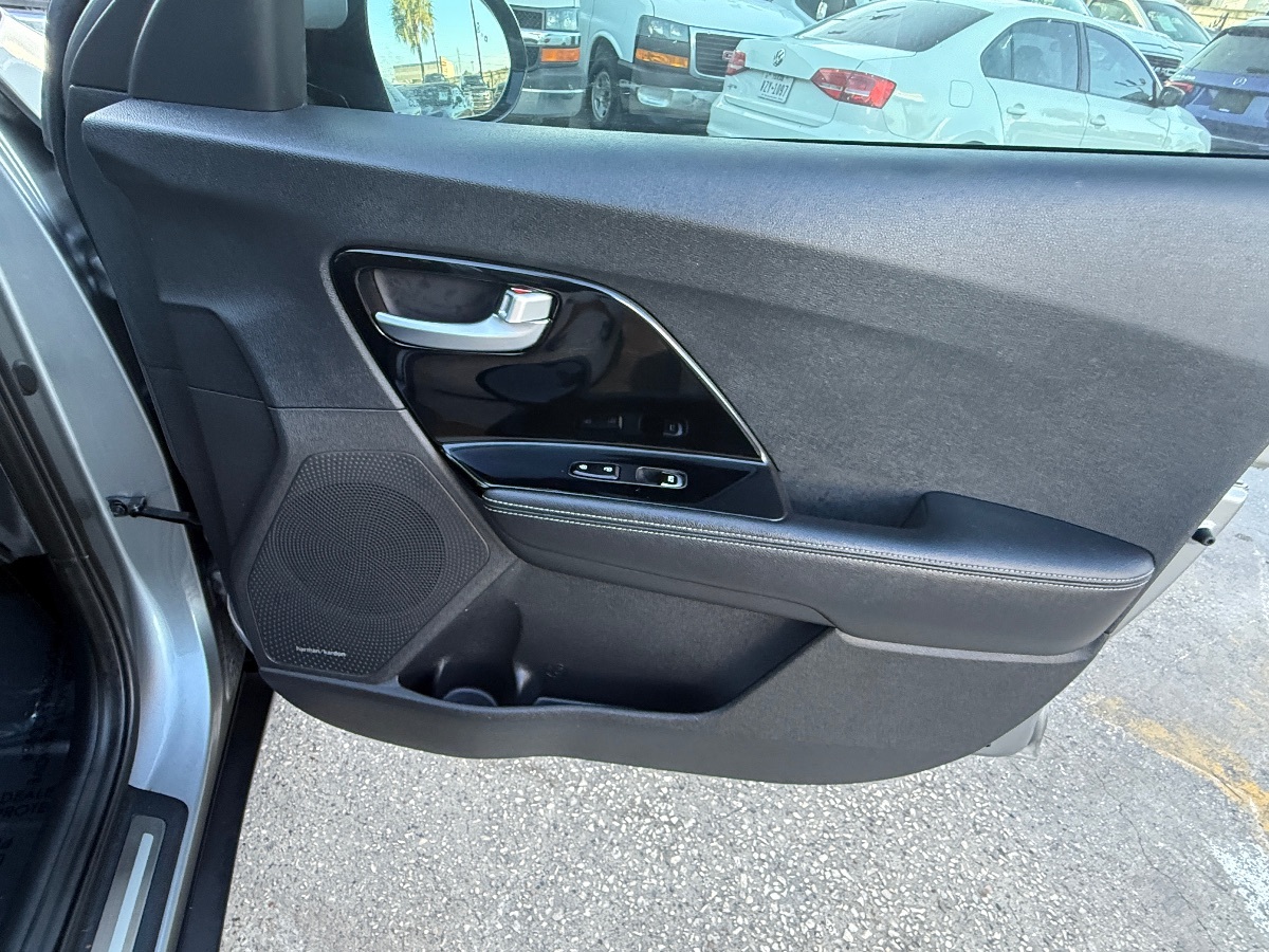 2022 Kia Niro Plug-In Hybrid EX Premium photo 14