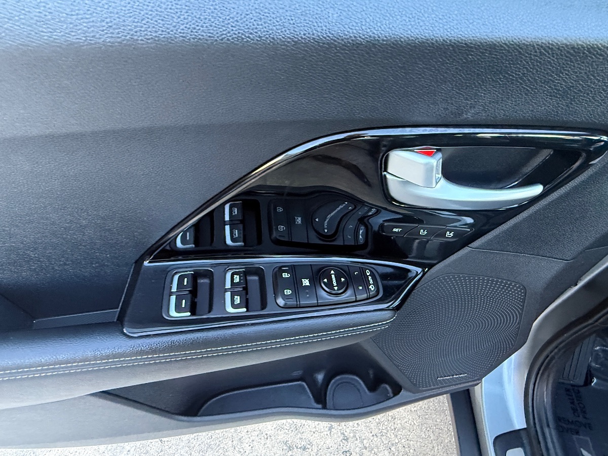 2022 Kia Niro Plug-In Hybrid EX Premium photo 18