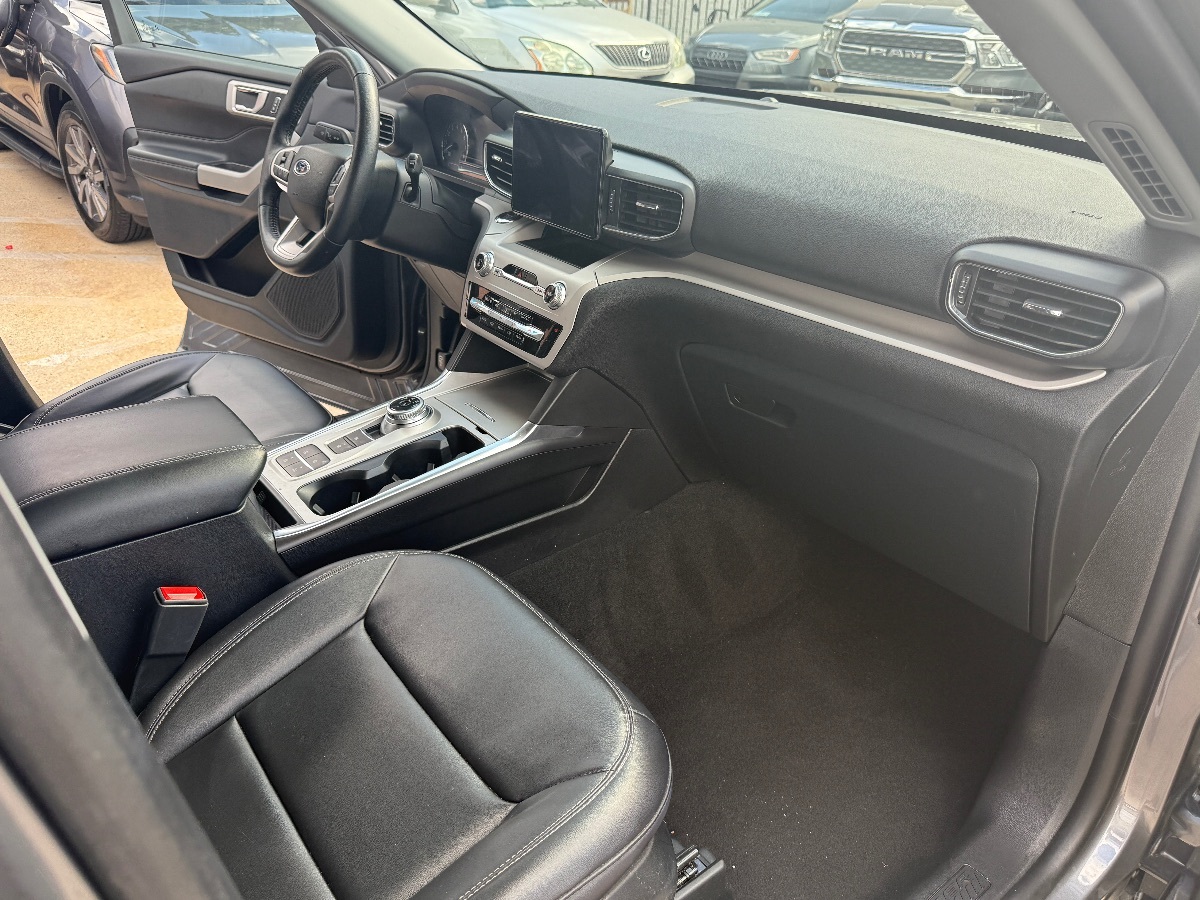 2024 Ford Explorer XLT - Photo 14