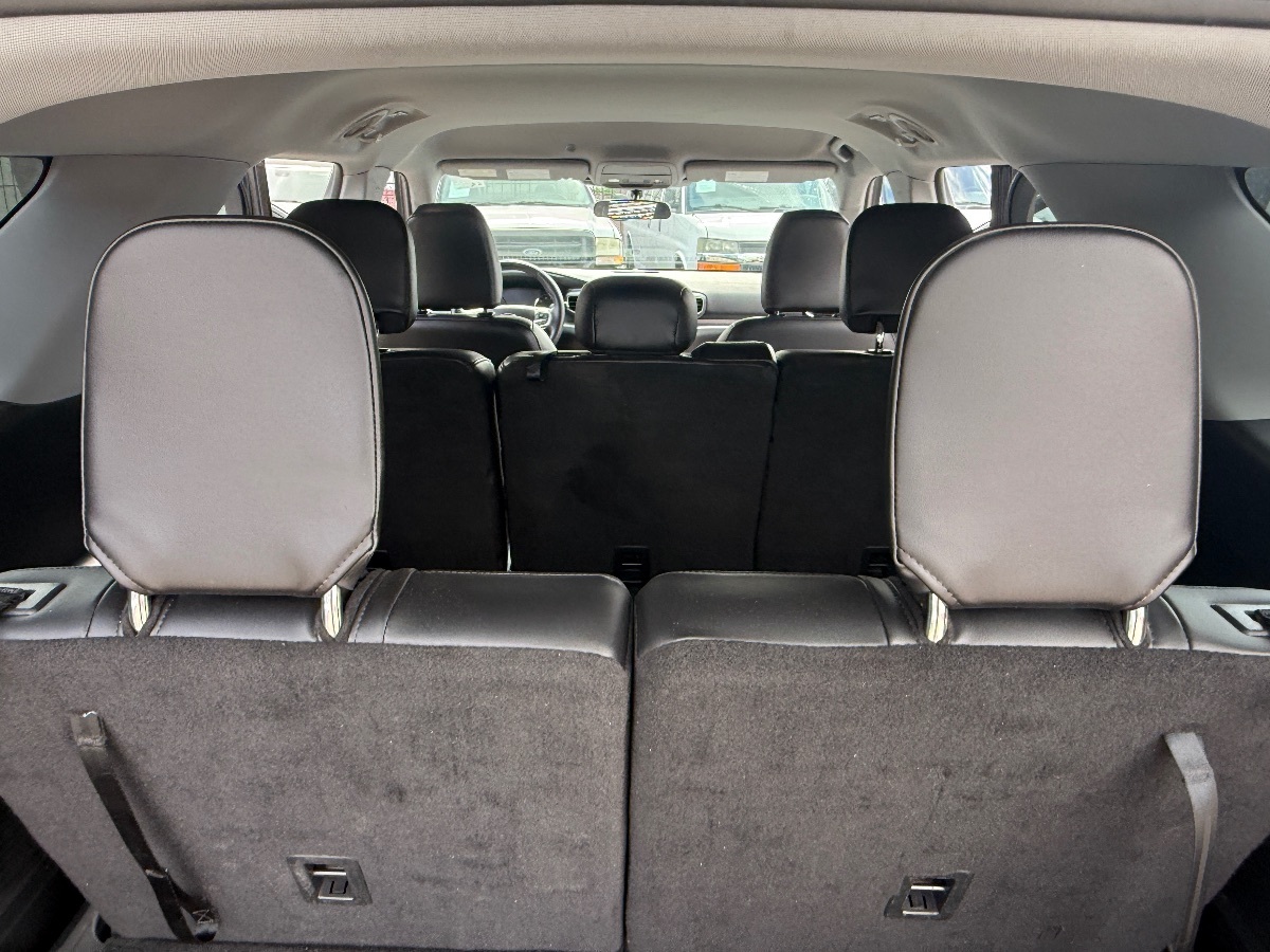 2024 Ford Explorer XLT - Photo 17