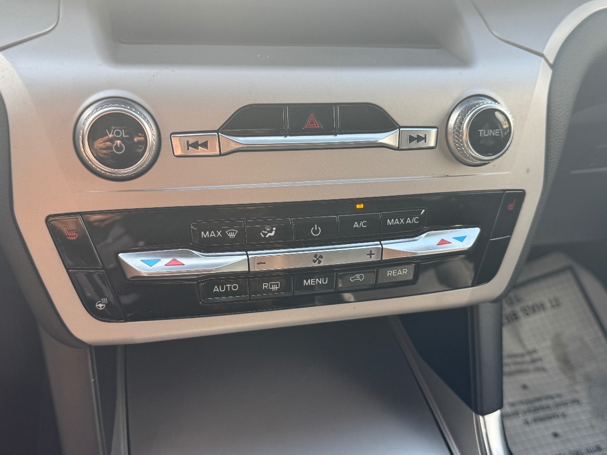 2024 Ford Explorer XLT - Photo 28