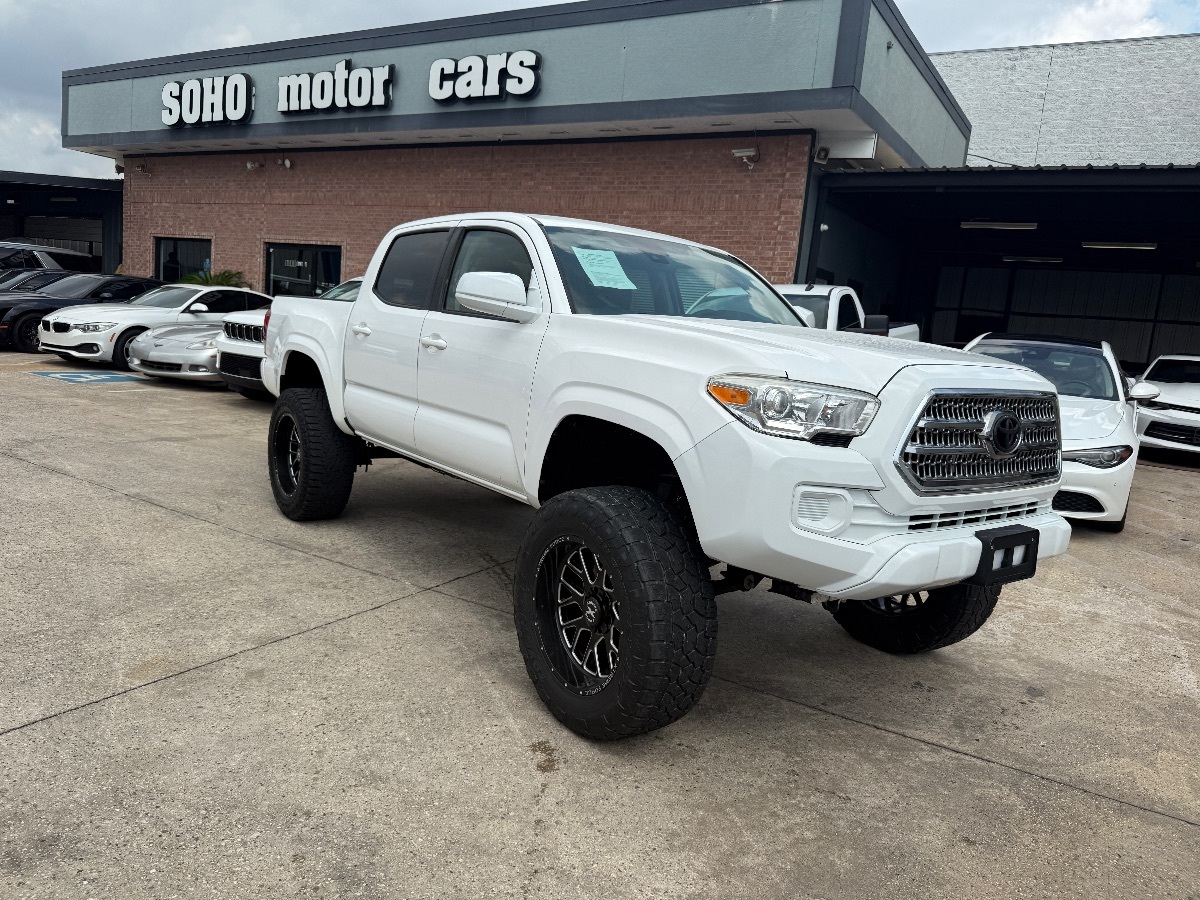 2019 Toyota Tacoma SR Double Cab photo 3