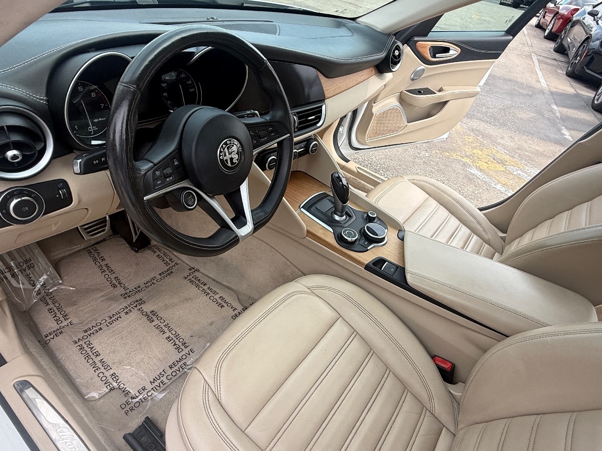 2018 Alfa Romeo Giulia Ti photo 24