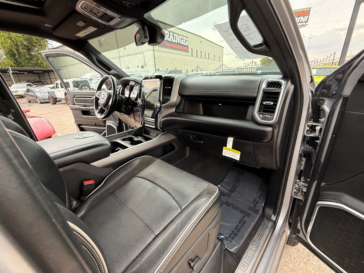 2022 Ram 3500 Laramie photo 14