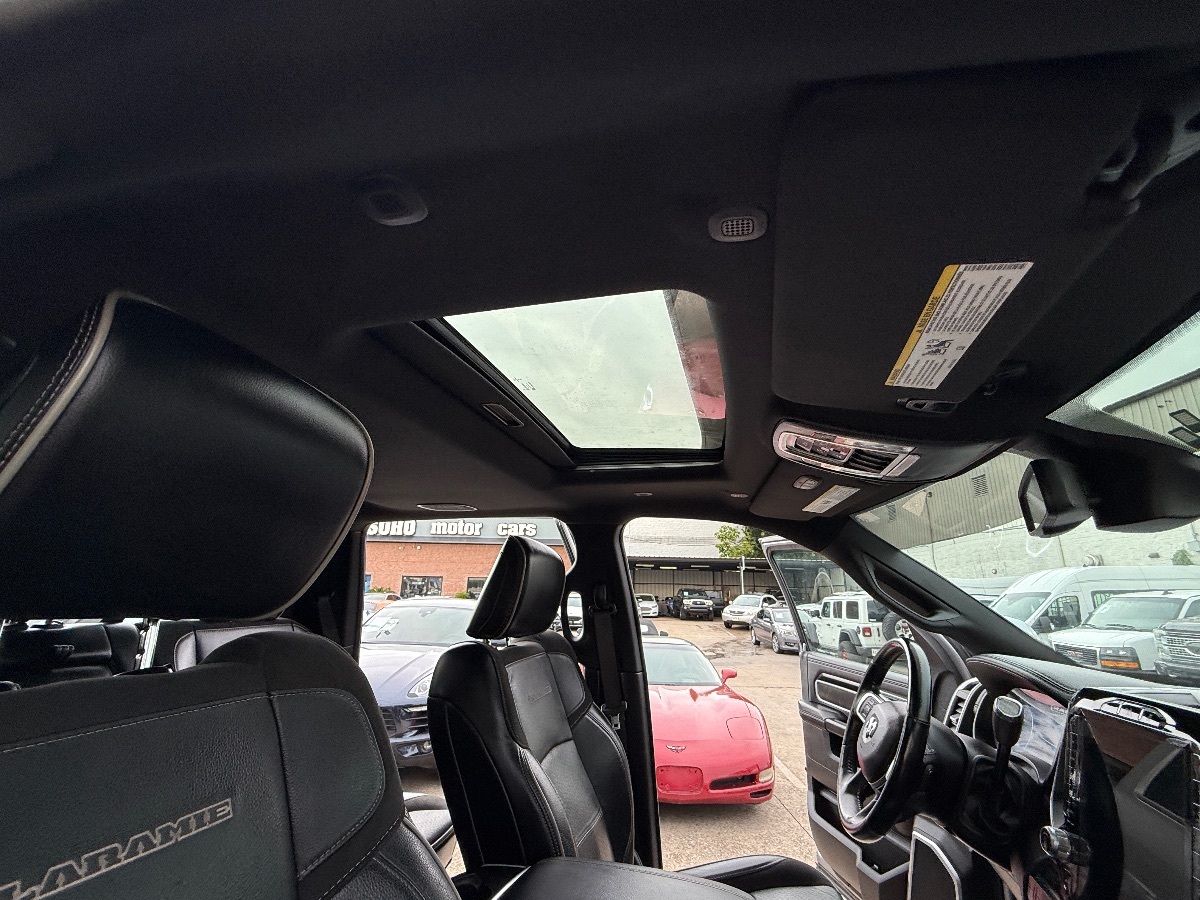 2022 Ram 3500 Laramie photo 17