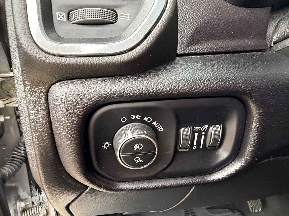 2022 Ram 3500 Laramie photo 22