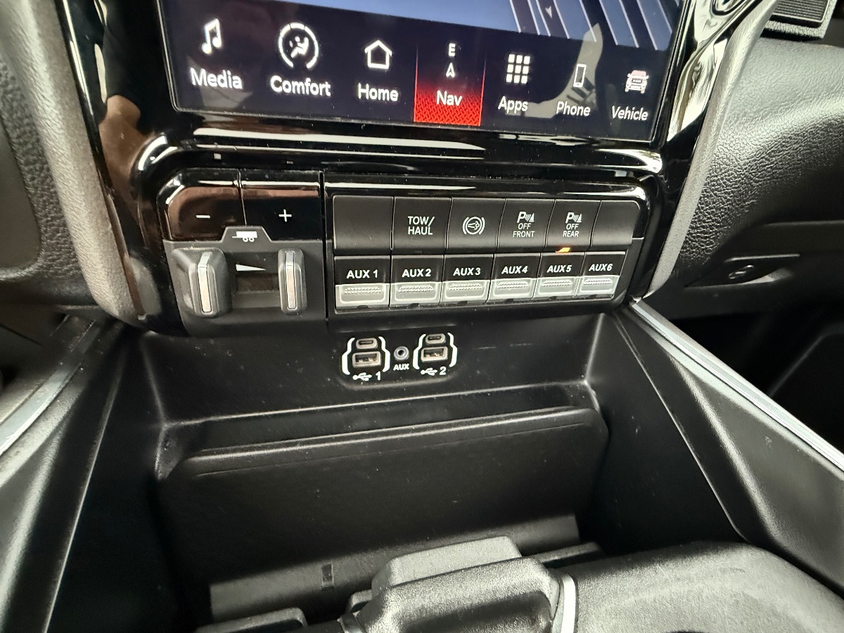 2022 Ram 3500 Laramie photo 31
