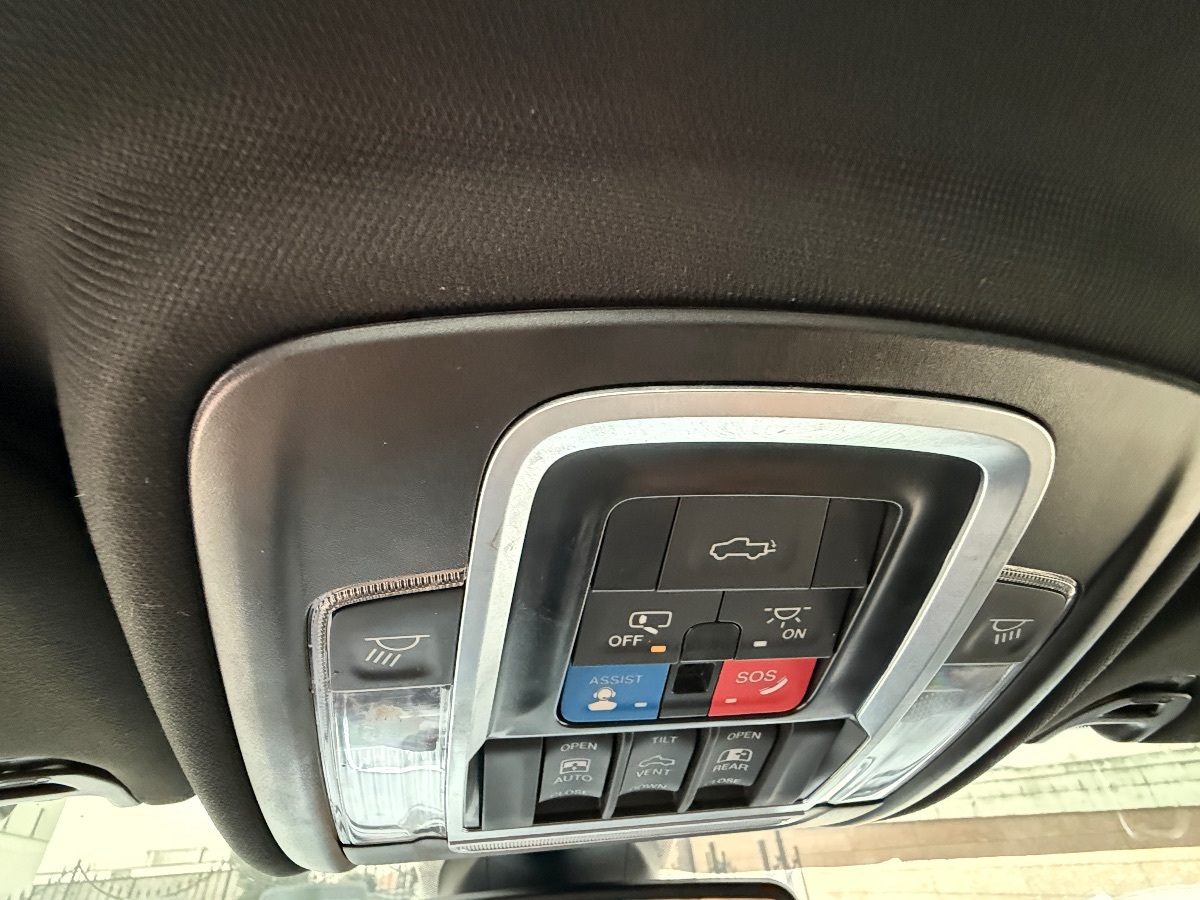 2022 Ram 3500 Laramie photo 34