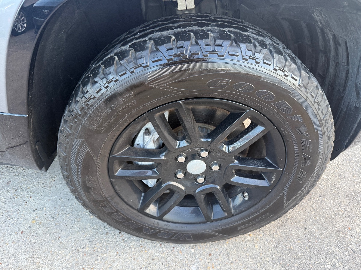2021 Land Rover Defender 90 X-Dynamic S photo 12