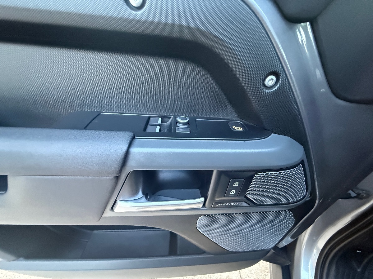 2021 Land Rover Defender 90 X-Dynamic S photo 20