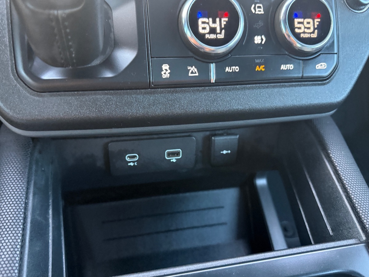 2021 Land Rover Defender 90 X-Dynamic S photo 30