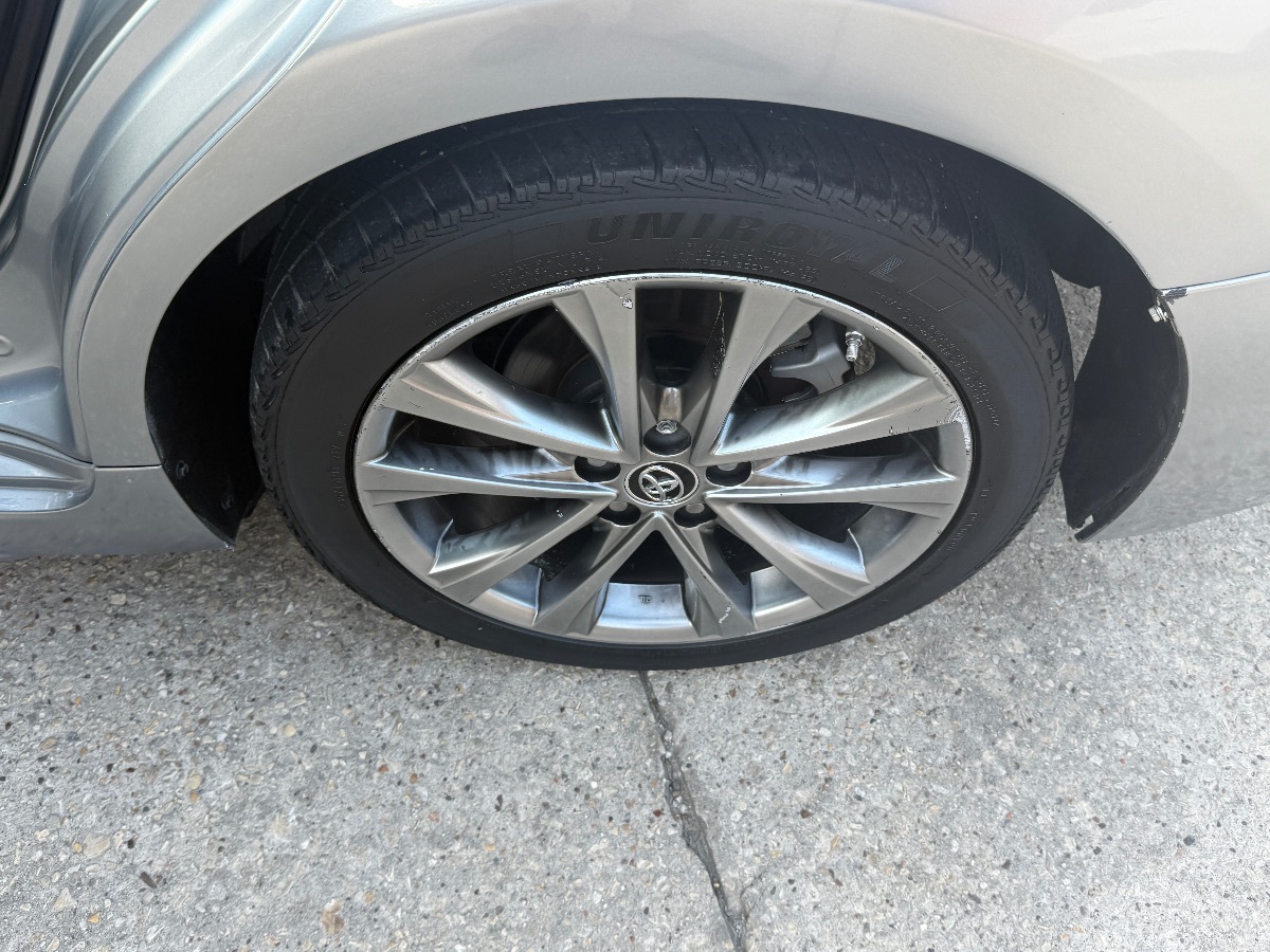 2020 Toyota Camry SE photo 10
