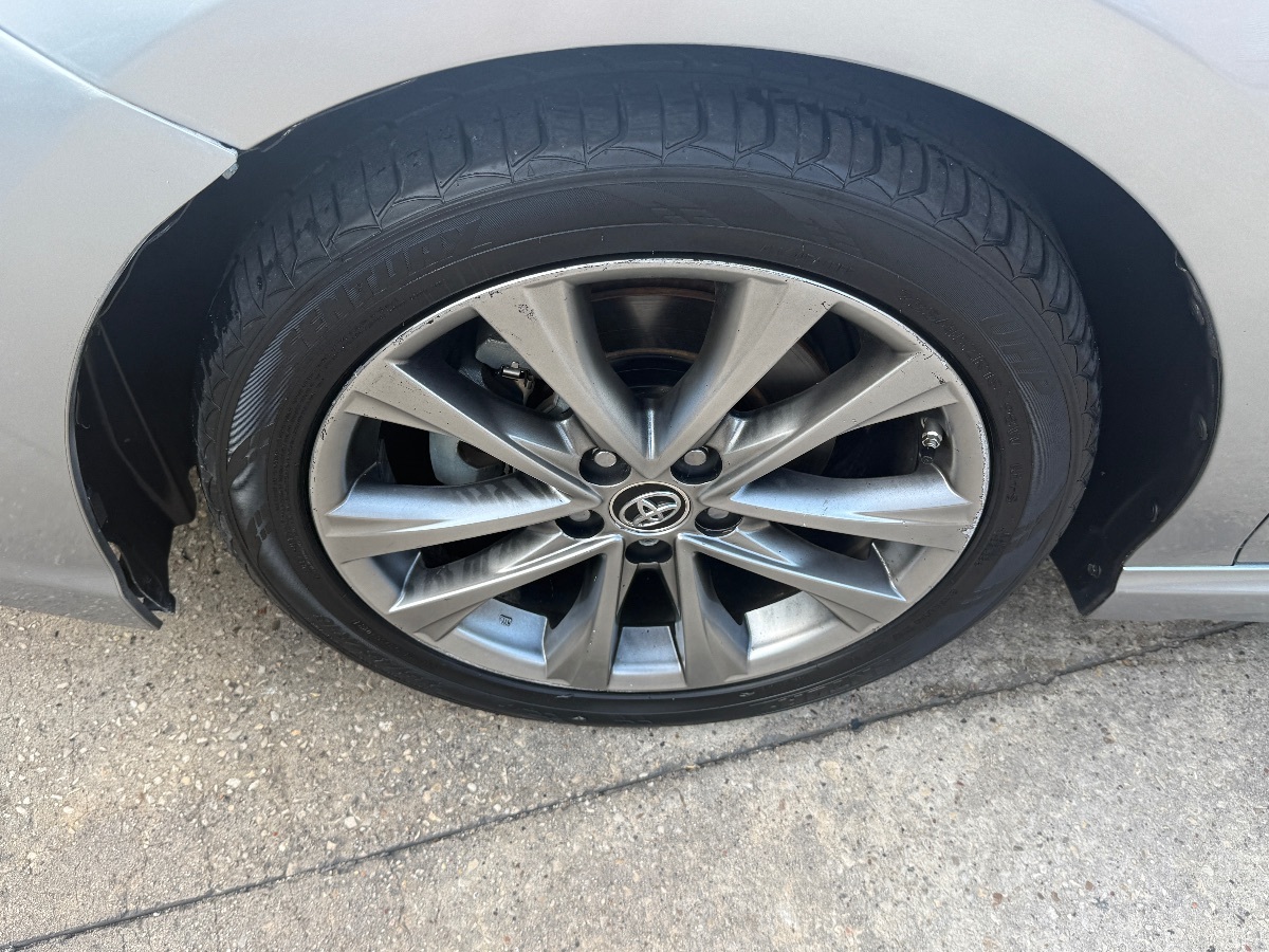 2020 Toyota Camry SE photo 9