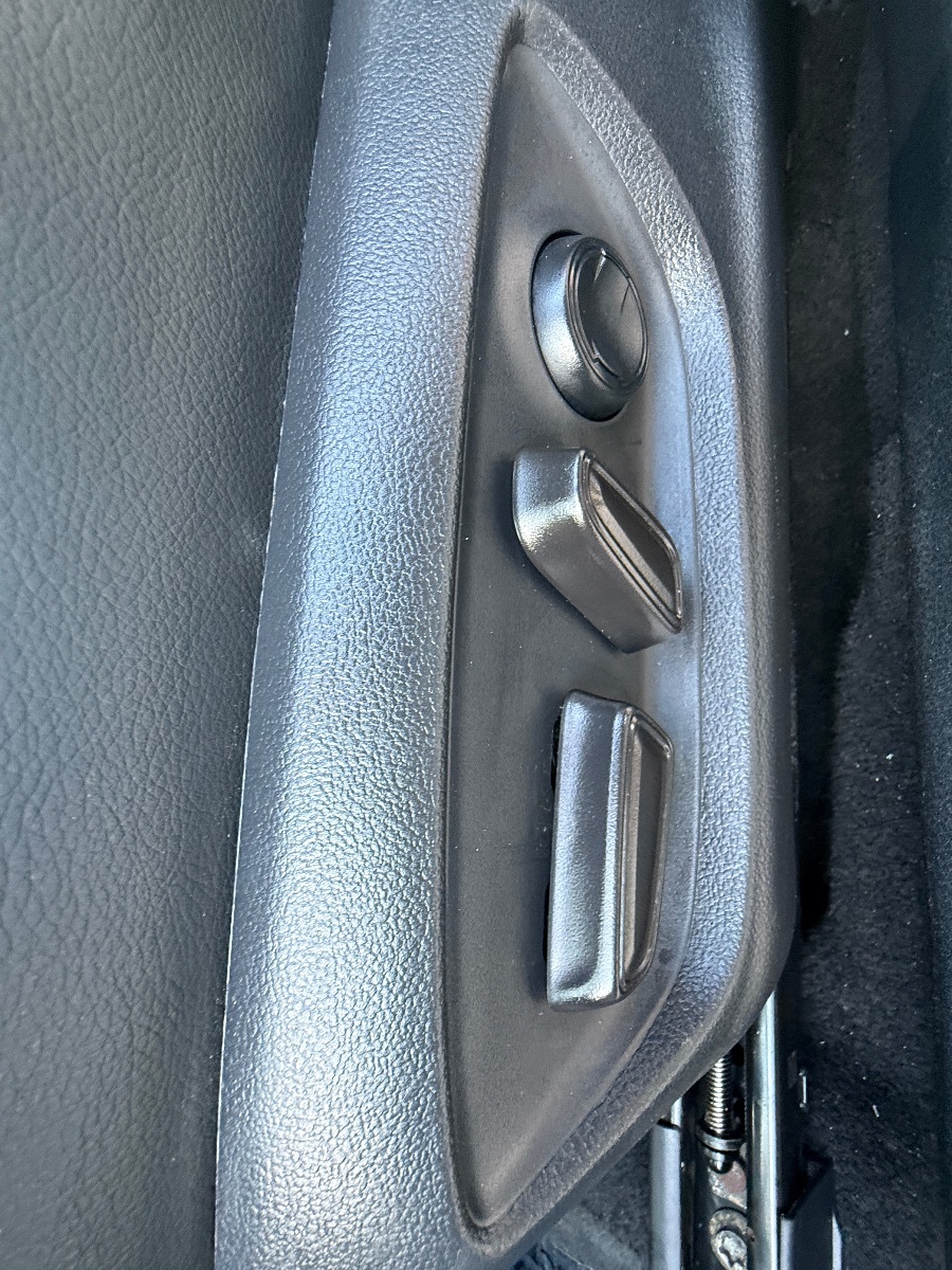 2020 Toyota Camry SE photo 24