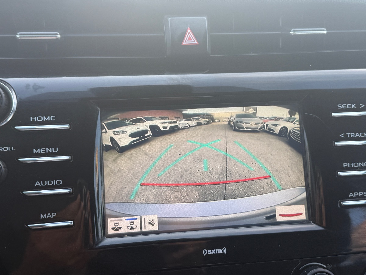 2020 Toyota Camry SE photo 27