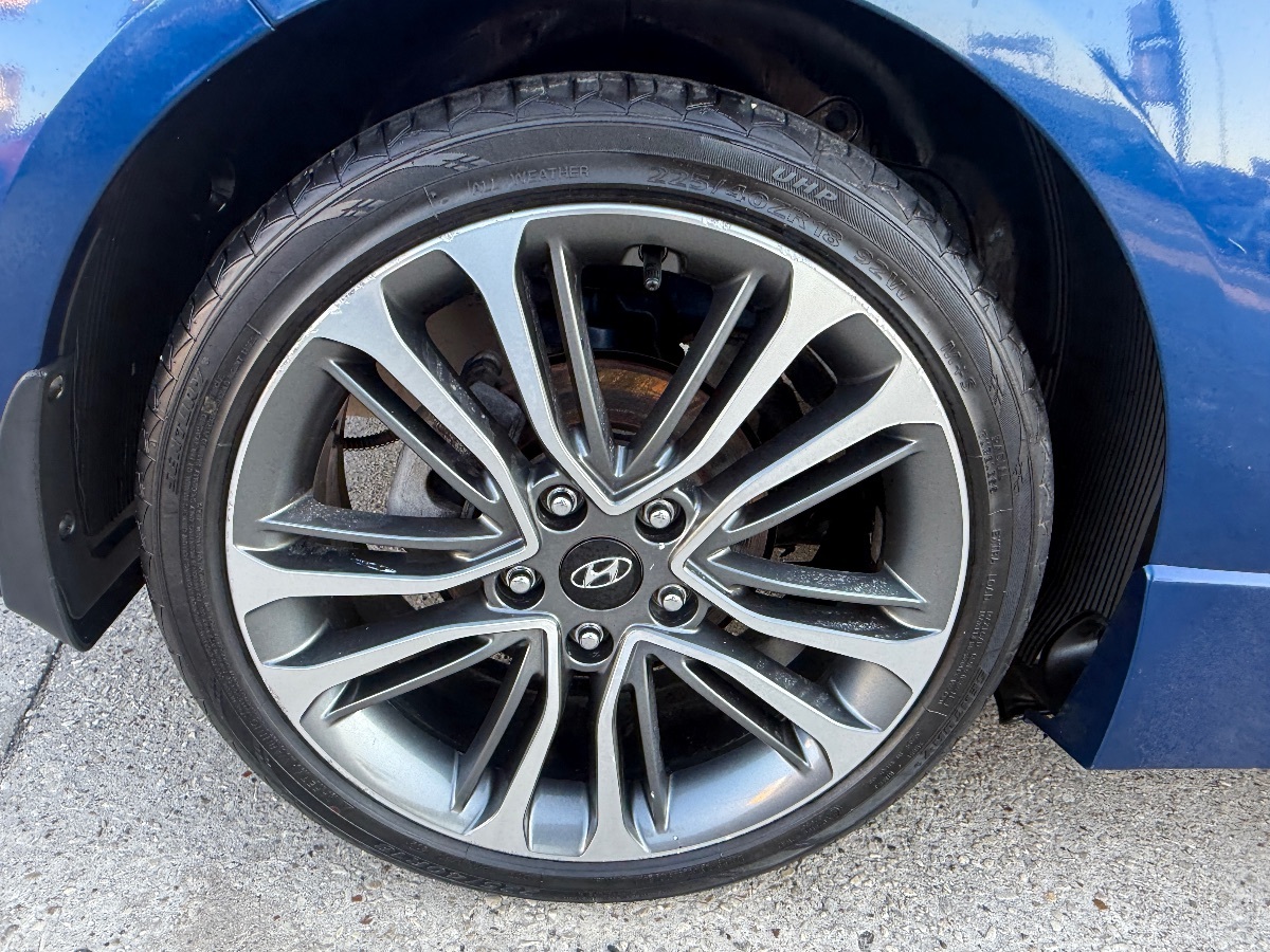 2016 Hyundai Veloster Turbo photo 9