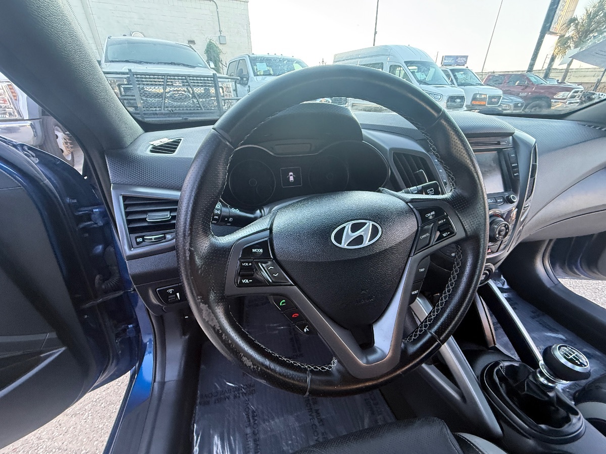 2016 Hyundai Veloster Turbo photo 17