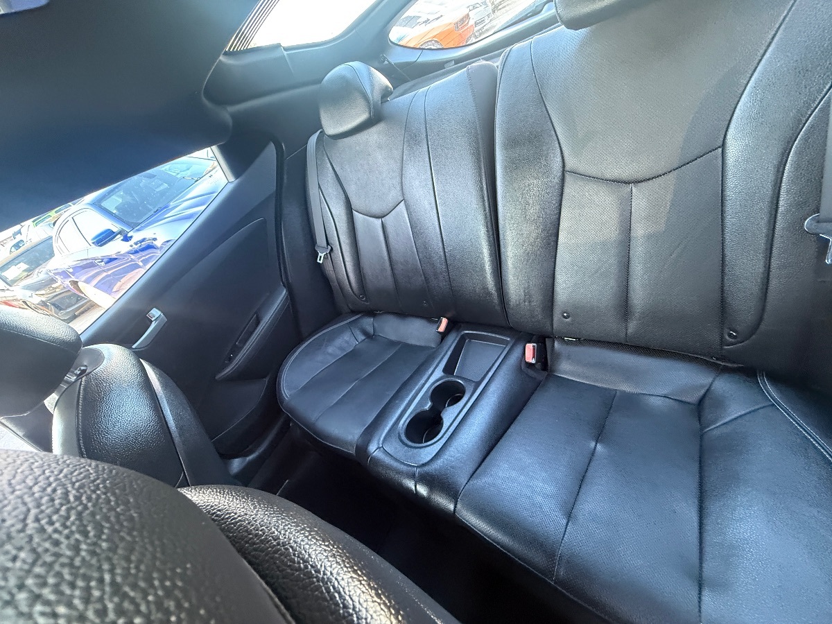 2016 Hyundai Veloster Turbo photo 18