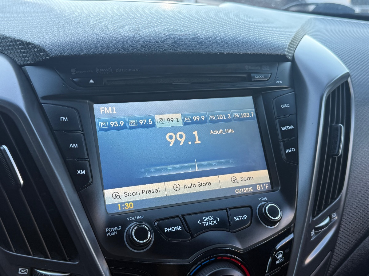 2016 Hyundai Veloster Turbo photo 21