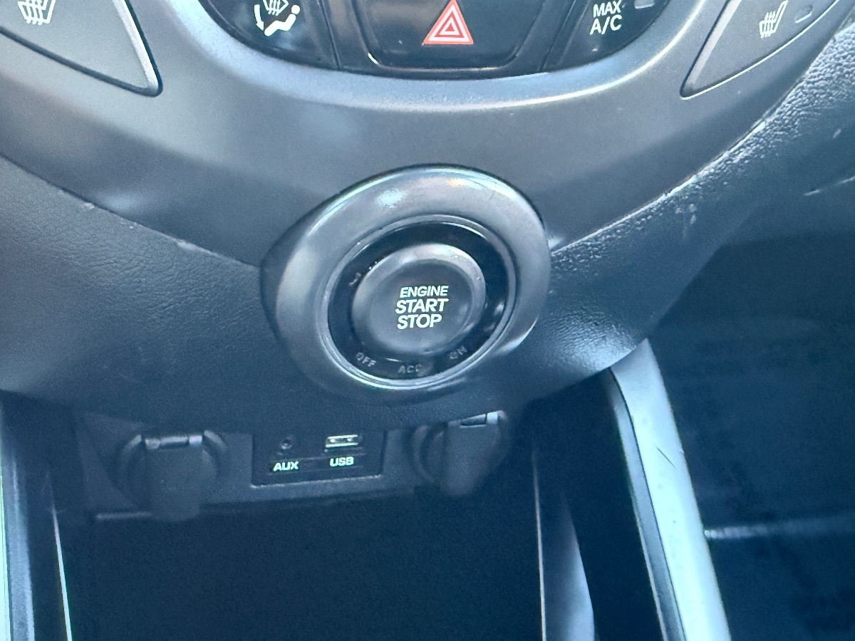 2016 Hyundai Veloster Turbo photo 24