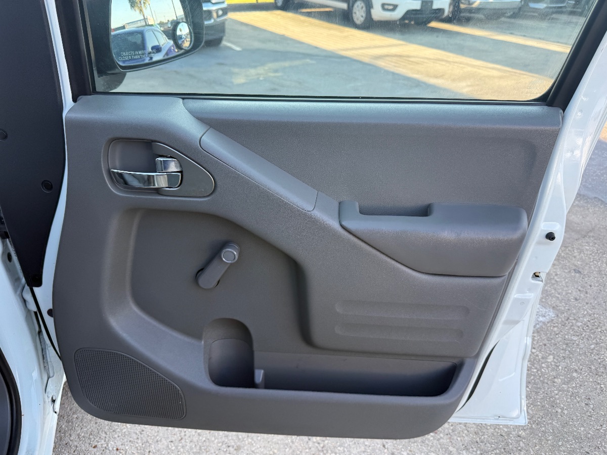 2017 Nissan Frontier King Cab S photo 13