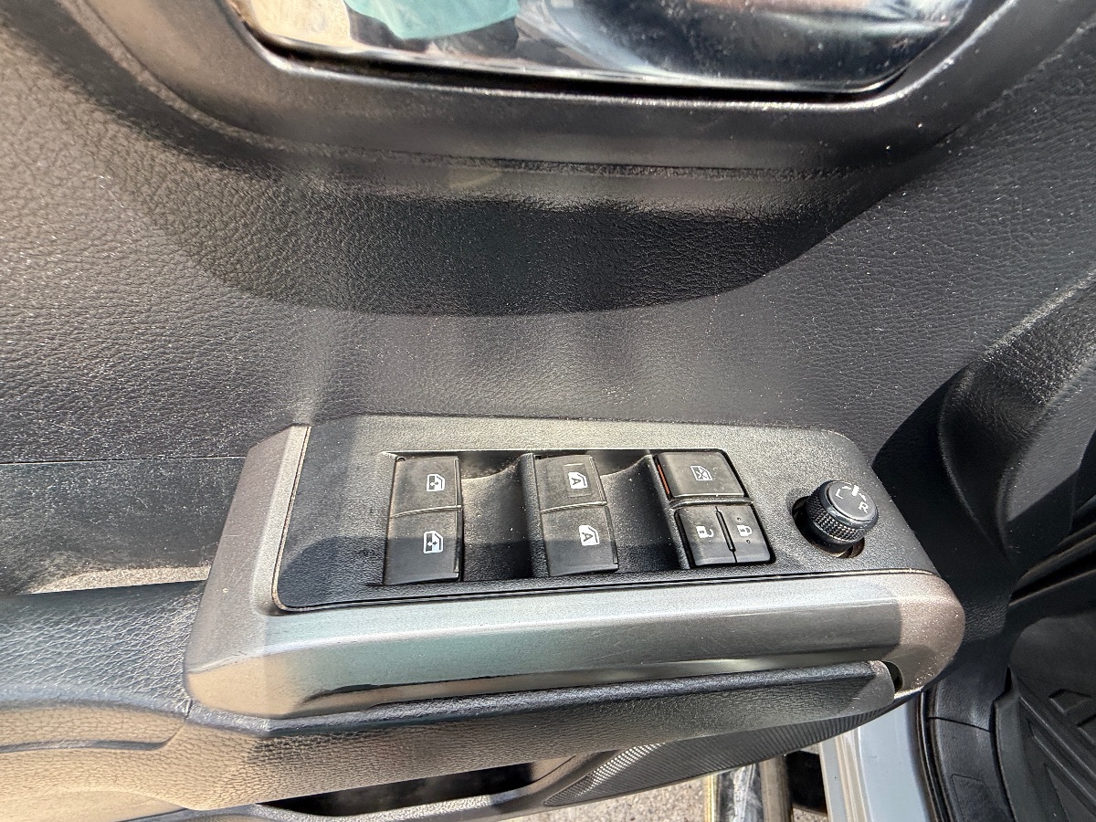 2019 Toyota Tacoma SR Double Cab V6 photo 27