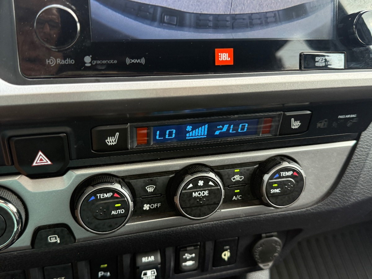 2019 Toyota Tacoma SR Double Cab V6 photo 32